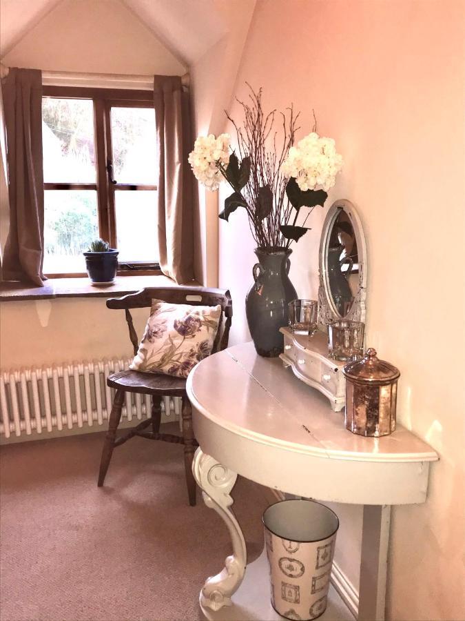 Dove Cottage Bisley  Bagian luar foto