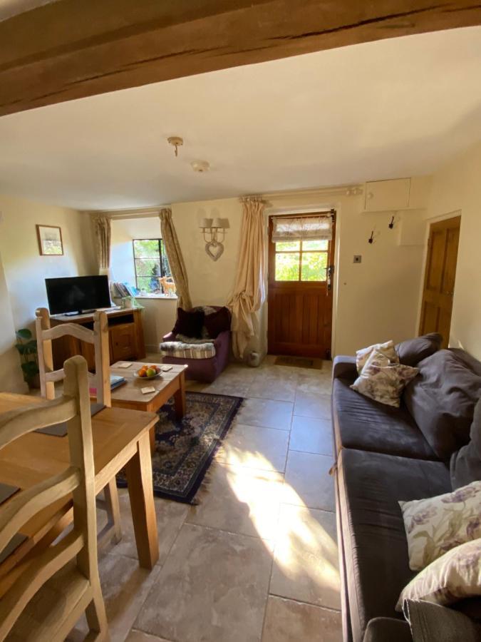 Dove Cottage Bisley  Bagian luar foto