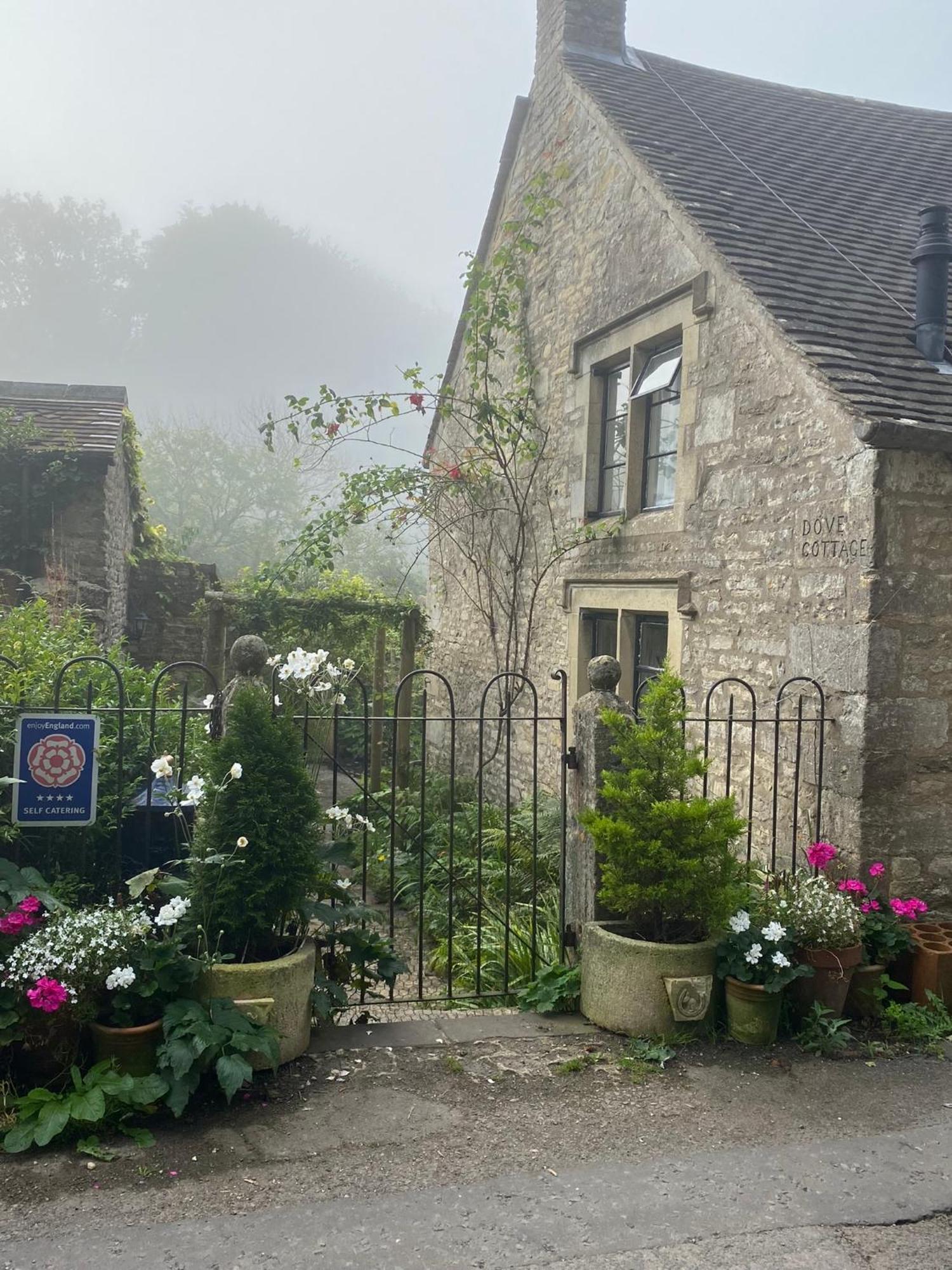 Dove Cottage Bisley  Bagian luar foto